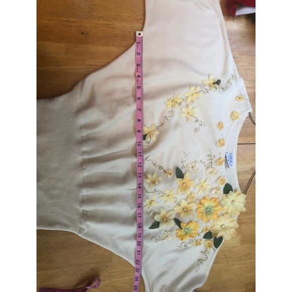 Vintage HMJ Made in the USA Cottagecore 3D Flower Sweater - Picture 9 of 16